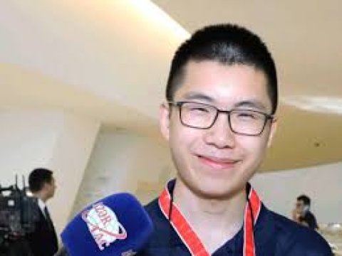 ABŞ məktəblisi Bakıda rekordunu təzələdi