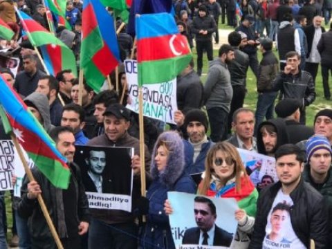 Azərbaycanda yeni yaranan partiyalar niyə oturuşa bilmir?..