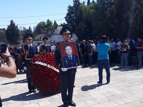 Pilotumuz II Fəxri Xiyabanda dəfn olundu - YENİLƏNİB +FOTOLAR 