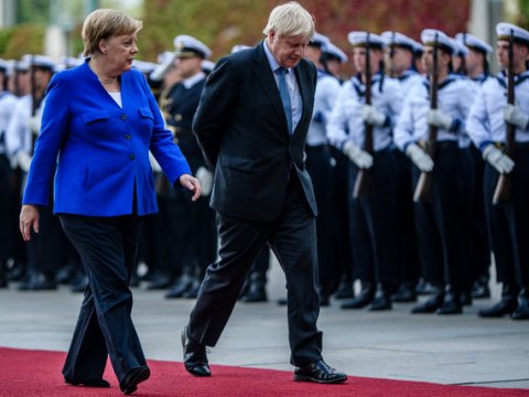Britaniyanın nəzakət qaydalarını pozan yeni baş naziri - FOTOLAR