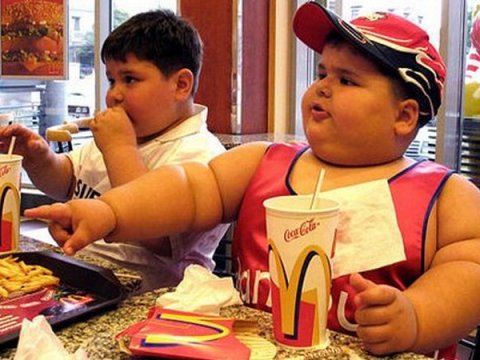 Fast food 17 yaşlı gənci həm kar, həm kor etdi