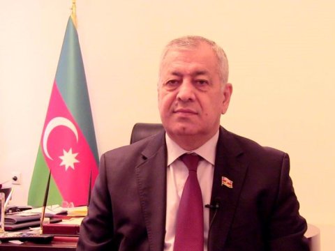 Vahid Əhmədov: “Prezident jurnalistə ev veribsə, aidiyyatı qurumlar da təcili “kupça” işini həll etməlidir!”