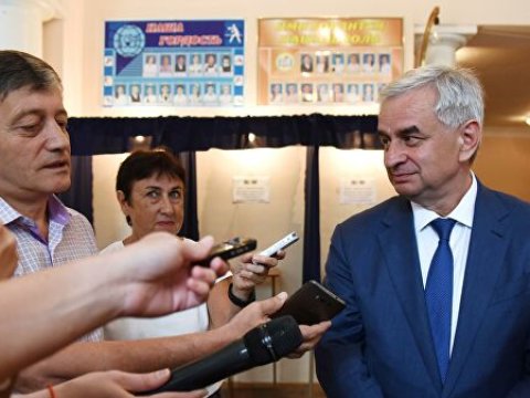 Separatçı qurumda hər iki namizəd özünü prezident elan etdi