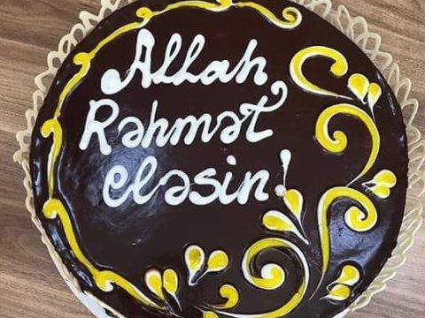 Ölü yerində də tort? - Yas mərasimində YENİLİK - Din xadimi QINADI 