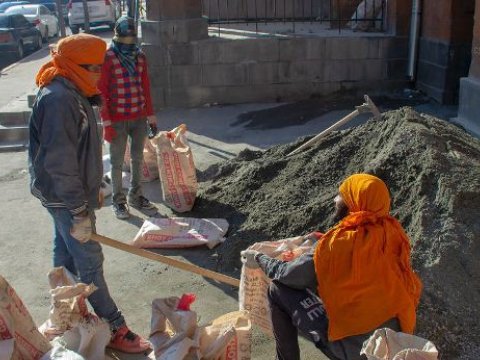 Ermənistan sakinləri hindlilərin kütləvi axınından narahatdır