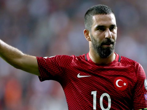Məşhur türkiyəli futbolçuya hökm OXUNDU