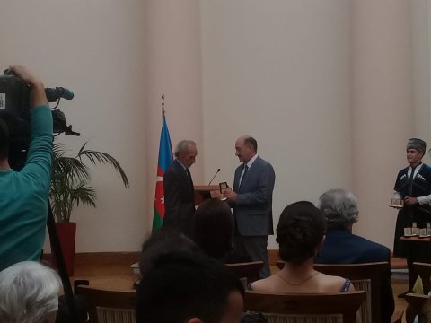 Mədəniyyət və incəsənət xadimlərinə fəxri adlar təqdim olunub - ADLAR