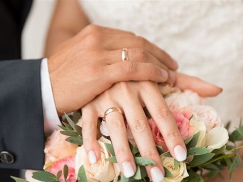 Azərbaycanda yeni “ənənə”: gənc qızlarla yaşlı kişilərin evlənməyi - Doğrudan yaşın fərqi yoxdur?..