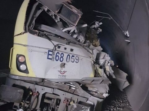 Türkiyədə qatar QƏZASI: İki ölü - FOTO