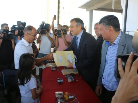 Şəhid ailələri və Qarabağ əlillərinə ev verildi