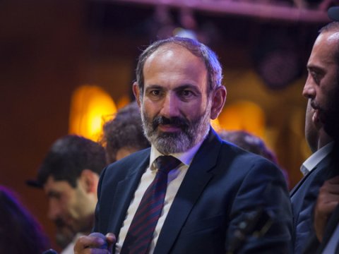 Paşinyan Sorosla baş tutmayan görüşündən danışdı