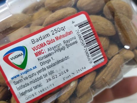 Badam ləpəsi aldı, ərik çəyirdəyi çıxdı - AQTA araşdırmalara başladı - FOTO