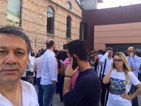 İstanbulda yaşayan azərbaycanlı jurnalistlər zəlzələdən YAZDILAR: “Allah bu dəfə bizi qorudu” 