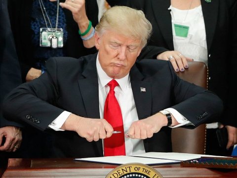 Amerikalıların əksəriyyəti Trampın impiçmentini dəstəkləyir - SORĞU