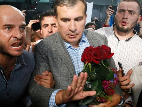 Saakaşvili təcili Gürcüstana qayıdır