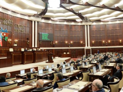 Mandatdan imtina edən, səlahiyyətləri əlindən alınan deputatlar - SİYAHI  