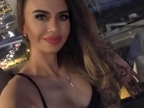 Azərbaycanlı model norveçli milyarderə “hə” dedi