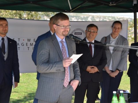 ABŞ səfirinin müavini Lerikdə tibb məntəqəsinin AÇILIŞINDA