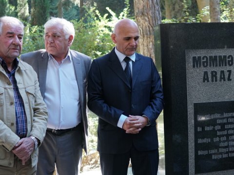 I Fəxri xiyabanda Məmməd Arazın xatirəsi anıldı - FOTOLAR
