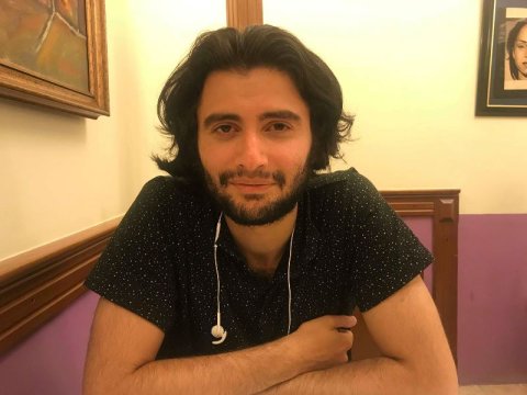 Xalq artistinin sadə həyat tərzi keçirən yeganə övladı: “Qazancım maşın sürməyə imkan vermir” - MÜSAHİBƏ