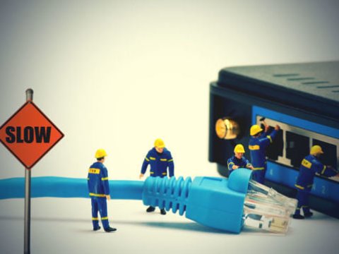 Deputat Azərbaycandakı internetin sürətindən ŞİKAYƏTLƏNDİ