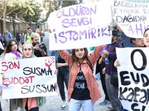 Deputatlar feministlərin Bakıdakı aksiyasını qanunsuz hesab edirlər