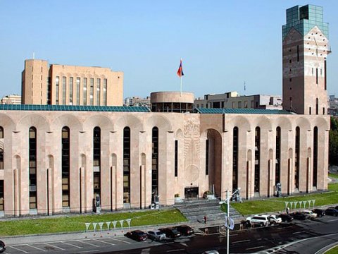 Yerevan meriyasında güclü yanğın olub