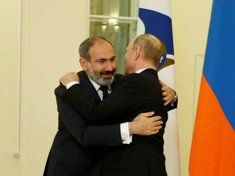 Paşinyan 15 ayda 10-cu dəfə Rusiyaya gedir