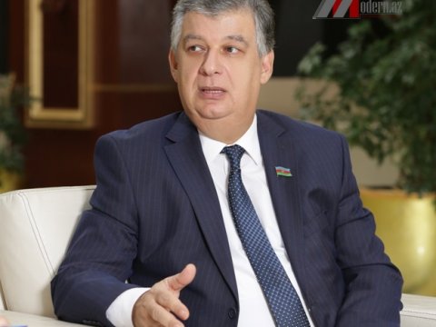 Deputat hökuməti ehtiyac meyarını ləğv etməyə ÇAĞIRDI