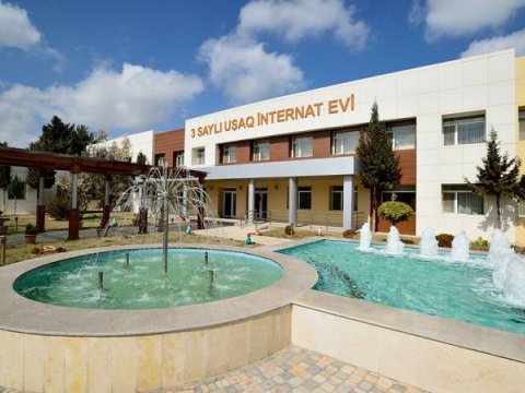 İnternatı tərk edən kimsəsiz gənclər...