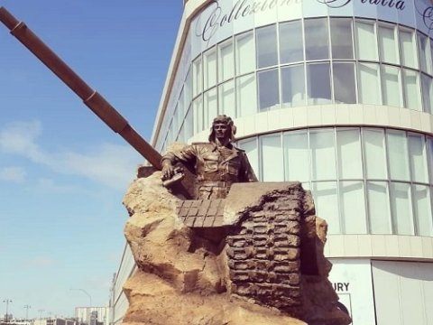 Milli Qəhrəmanlara heykəl qoyma ənənəsi davam etdiriləcək?