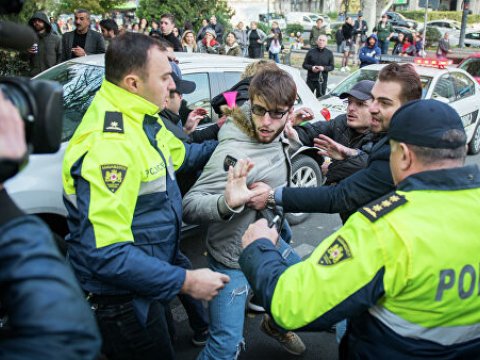 Gürcüstan polisi etirazçılara müdaxilə etdi