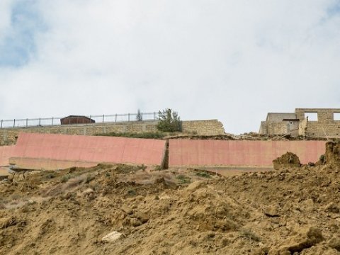 Badamdar sürüşmə zonasında GƏRGİNLİK - evlər sökülə bilər