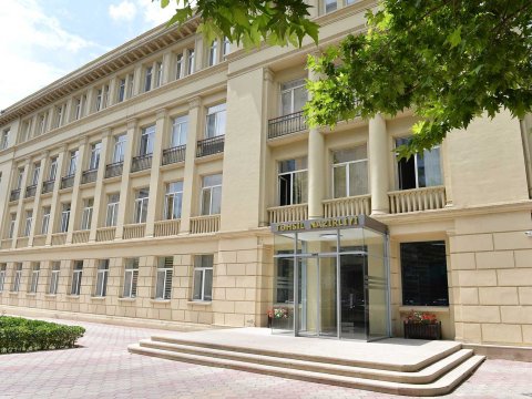 Prezident Təhsil Nazirliyinə 2 milyon manat pul ayırdı