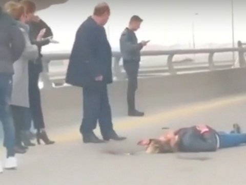 Bakıda 15 yaşlı qız özünü dənizə atdı - İNTİHAR