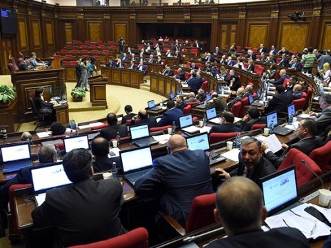 Erməni deputatların Bakıya səfəri MÜZAKİRƏ OLUNUR