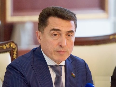 Əli Hüseynli parlamentin buraxılması məsələsini hüquqi baxımdan şərh edib