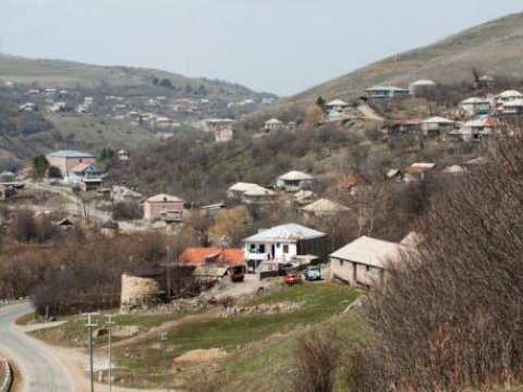 Ermənilər Azərbaycanla sərhəddə doğulan hər körpəyə 1000 dollar ödəyəcək