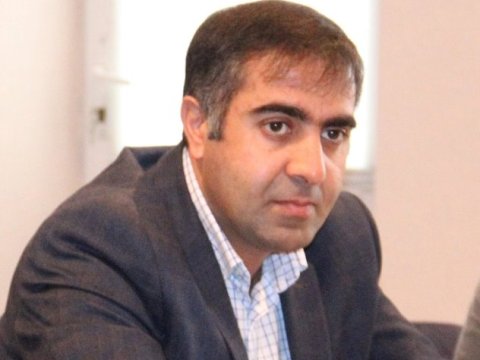 Jurnalistlərə əlçatan olmayan mətbuat katibləri: məmurlaşanlar, tənqidə dözümsüzlər, qaçıb gizlənənlər…