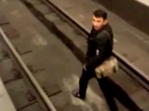 Özünü metroda qatar yoluna atan şəxsin kimliyi məlum oldu - RƏSMİ