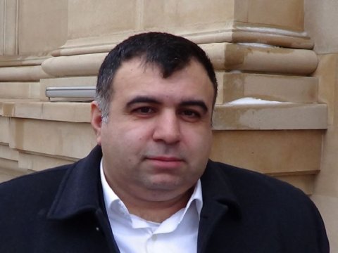 Tanınmış vəkil də deputatlığa namizədliyini irəli sürdü