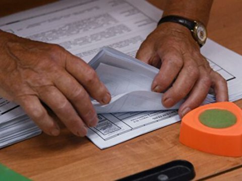 Seçki məntəqələrinə çip oxuyan qurğular paylanılır