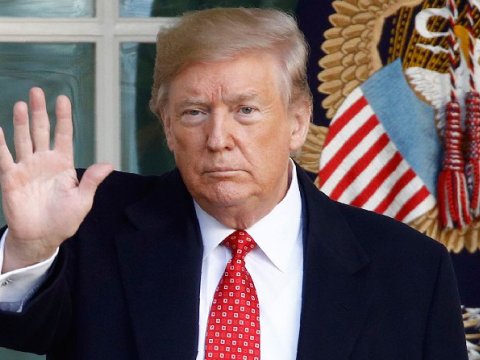 Trampın impiçmenti ilə bağlı amerikalıların fikri HAÇALANDI
