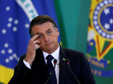 Braziliya prezidenti iqamətgahında yıxıldı, xəstəxanalıq oldu