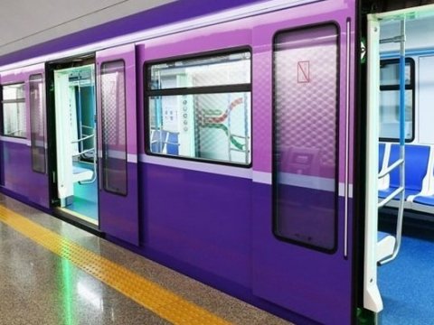 Bayramda Bakı metrosundakı qatarlarda tanış səslər, saat 1-dək açıq qapılar  