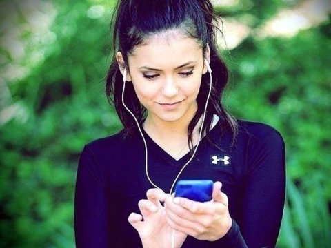 Müasir dünyanın qulaqcıq bəlası: “İndi gənclər də ağır eşitmə xəstəliyindən əziyyət çəkirlər”