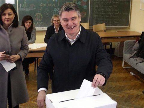 Xorvatiyada müxalifət lideri prezident seçildi
