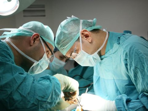 Azərbaycanda baldız böyrəyini qardaşı arvadına bağışladı