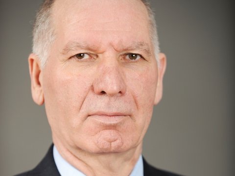 Deputatın oğlu seçkilərə qatılır?