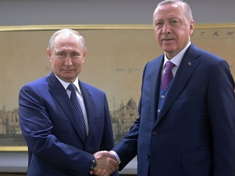 Putin Rusiya-Türkiyə münasibətlərinə mane olan ölkələrdən DANIŞDI